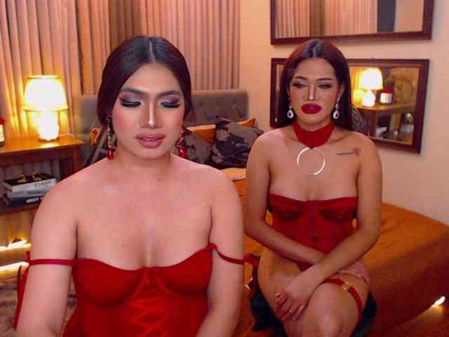 TwoLoadedQueens Live Webcam on BongaCams