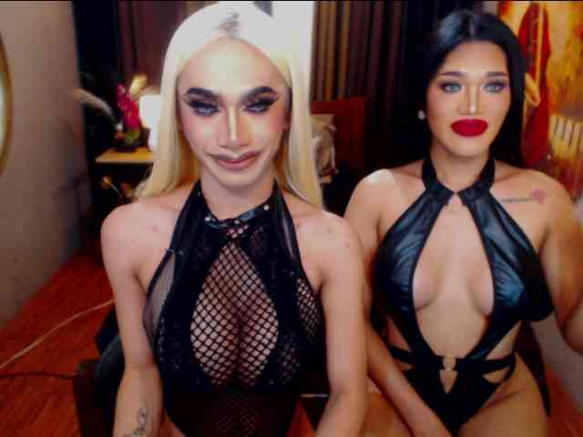 TwoLoadedQueens Live Webcam on BongaCams