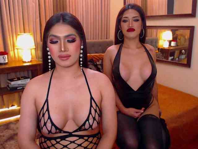TwoLoadedQueens Live Webcam on BongaCams
