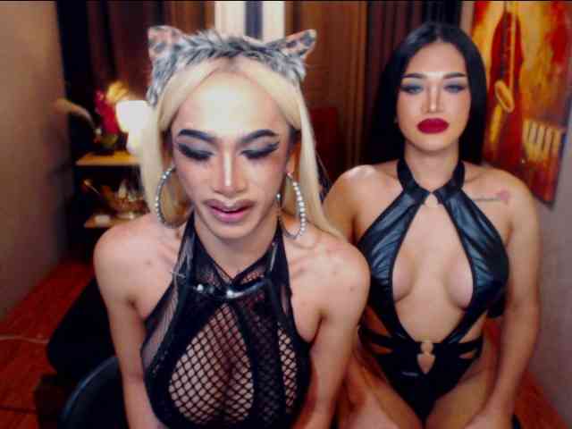 TwoLoadedQueens Live Webcam on BongaCams