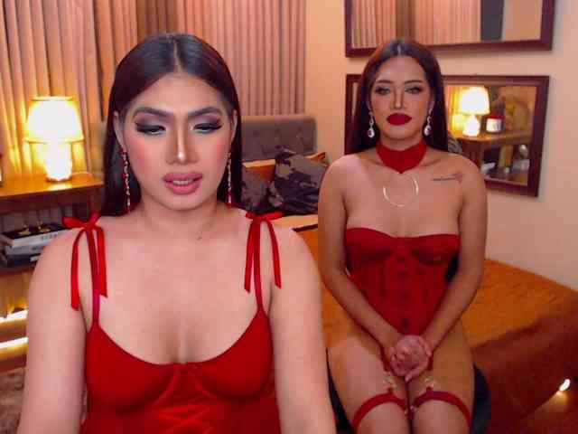 TwoLoadedQueens Live Webcam on BongaCams