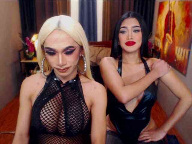 TwoLoadedQueens Live Webcam on BongaCams