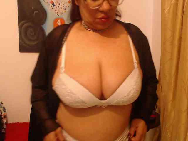 Maduragins Live Webcam on BongaCams