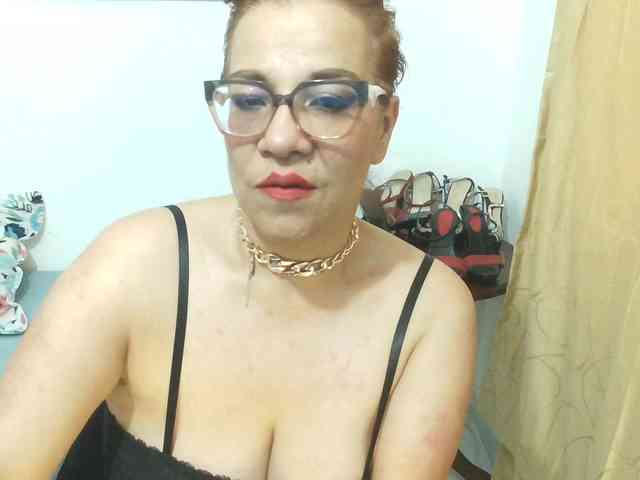 Maduragins Live Webcam on BongaCams
