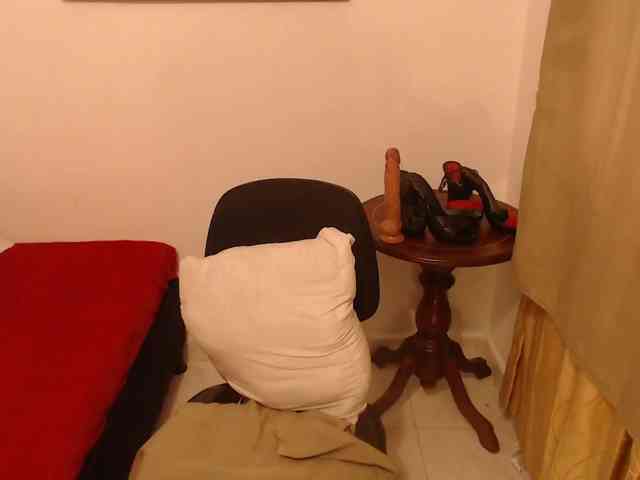 Madame_Desire webcam