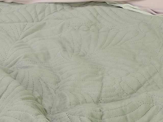 Kira2025's BongaCams show and profile