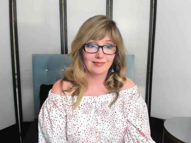 JustineAmore webcam