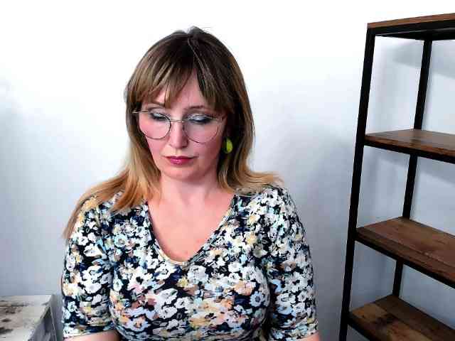 JustineAmore webcam