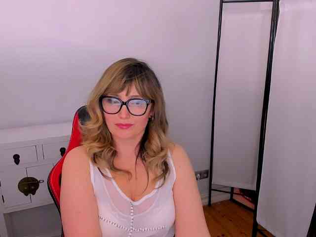 JustineAmore webcam