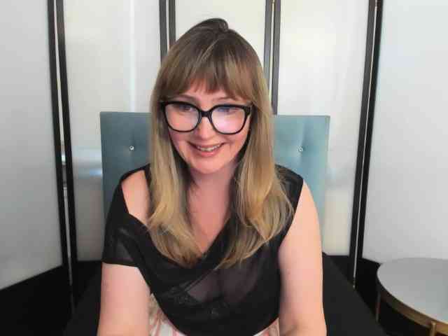 JustineAmore webcam
