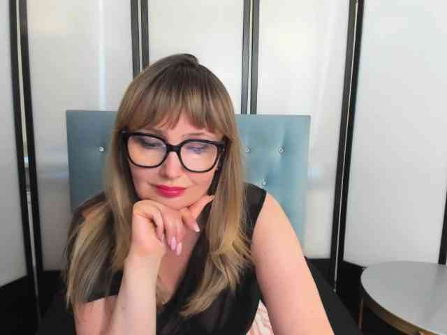 JustineAmore webcam