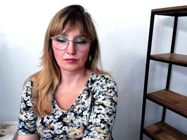 JustineAmore webcam