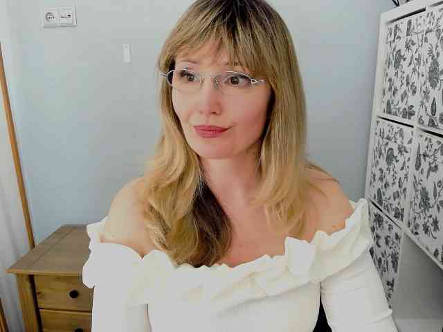 JustineAmore webcam
