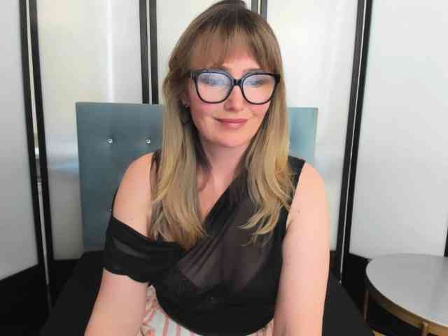 JustineAmore webcam