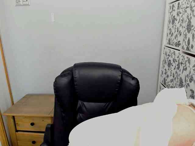 JustineAmore webcam