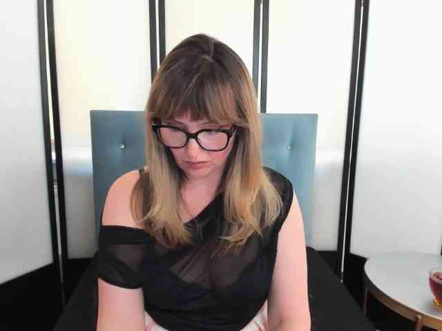 JustineAmore webcam