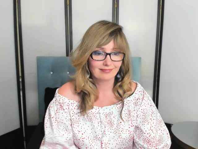 JustineAmore webcam