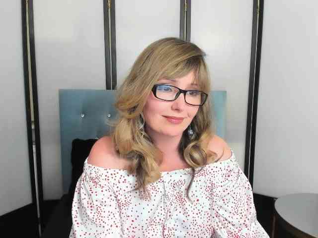 JustineAmore webcam