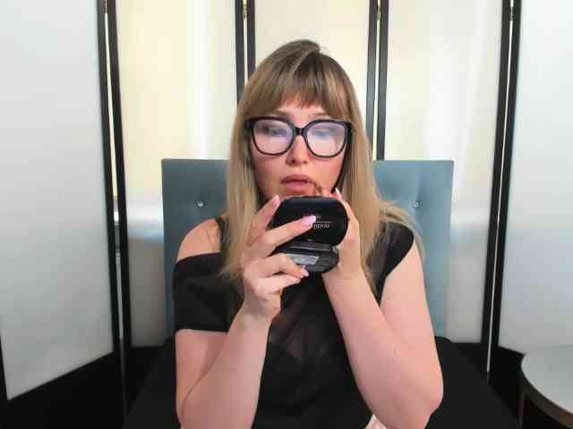JustineAmore webcam