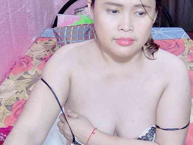 itsmeheart Live Webcam on BongaCams