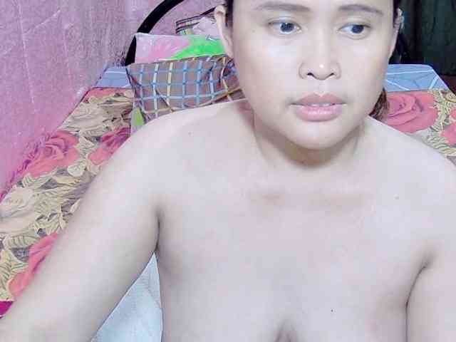 itsmeheart Live Webcam on BongaCams