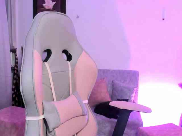 sweetavi webcam