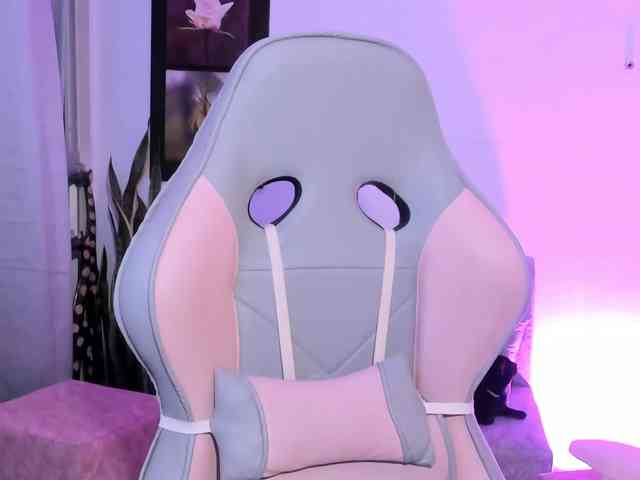 sweetavi webcam