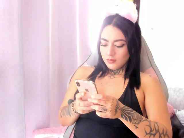 sweetavi webcam