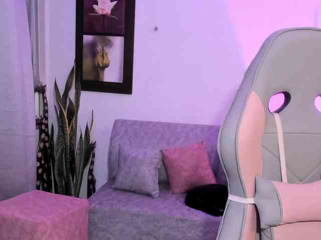 sweetavi webcam