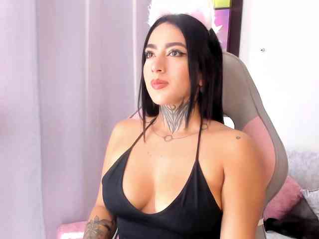 sweetavi webcam