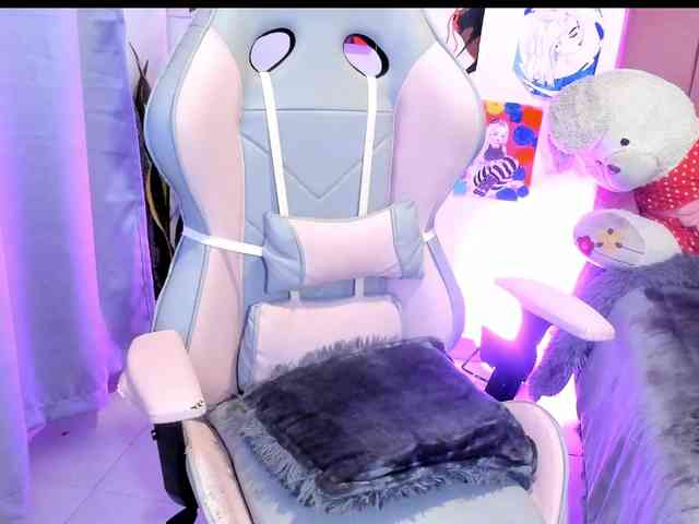 sweetavi webcam