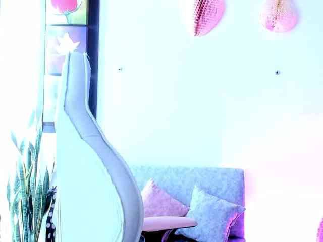 sweetavi webcam
