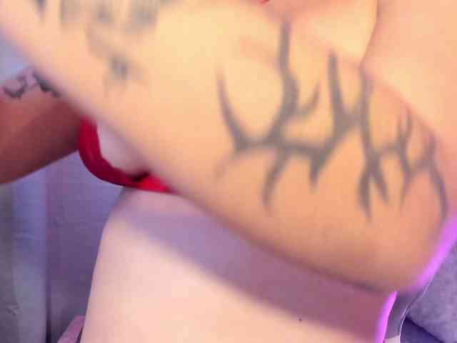 sweetavi webcam