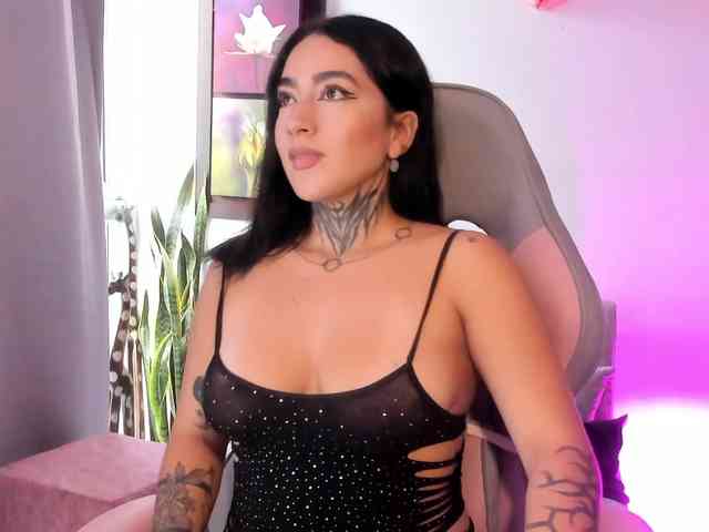 sweetavi webcam