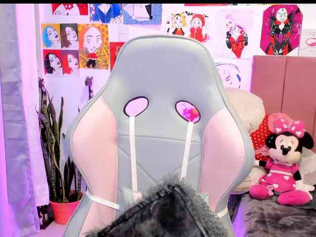 sweetavi webcam