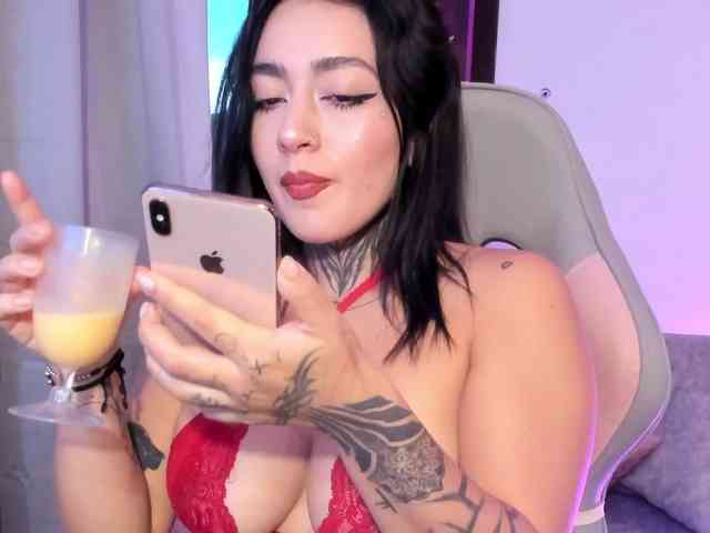 sweetavi webcam