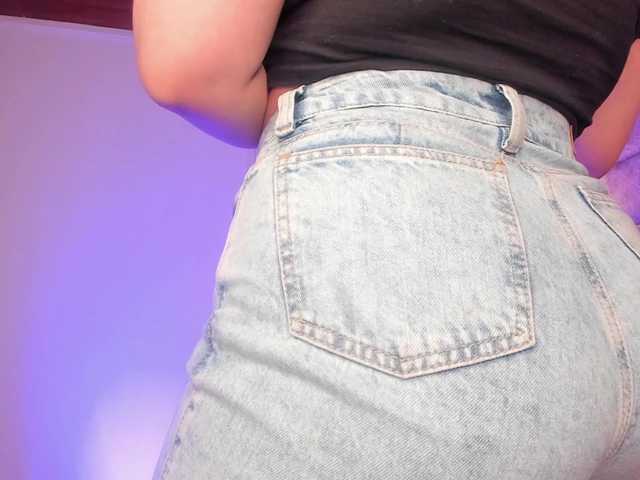 Emajames25 from BongaCams