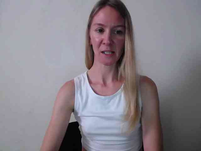 Melody121 webcam