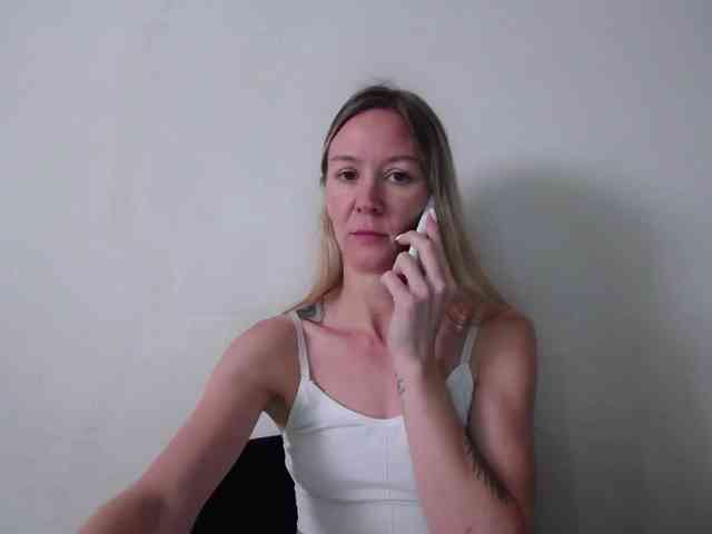 Melody121 webcam
