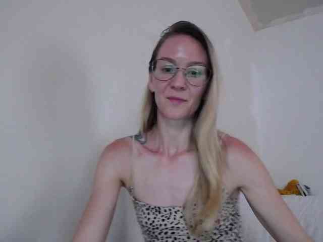 Melody121 webcam