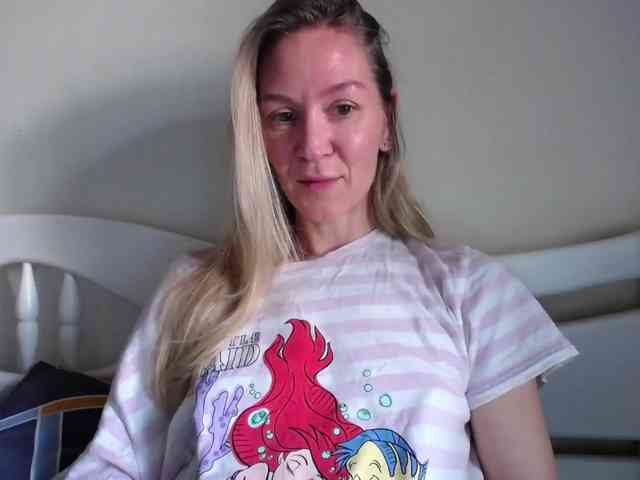 Melody121 webcam