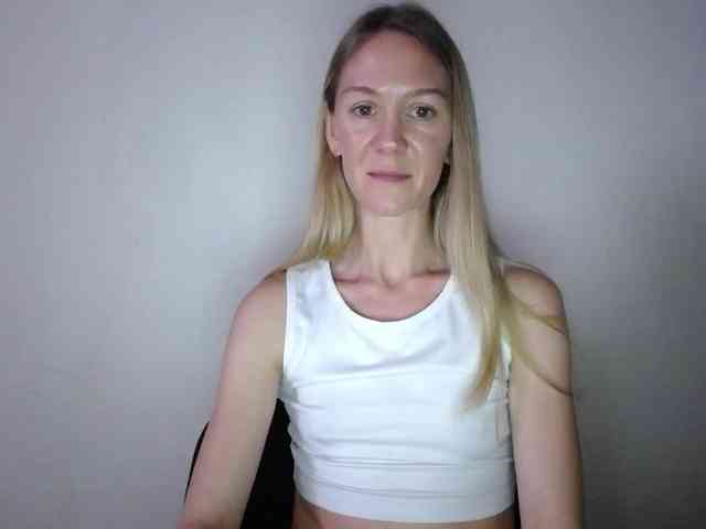 Melody121 webcam