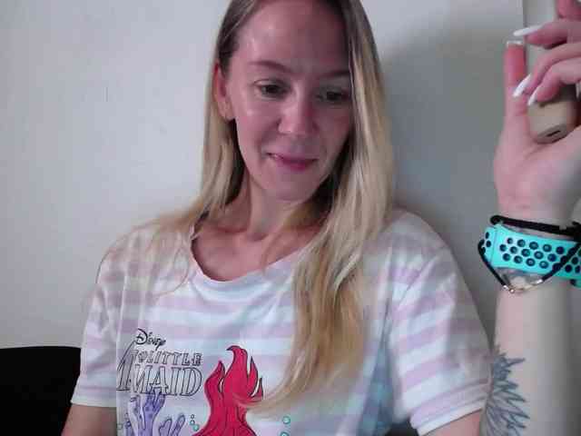 Melody121 webcam