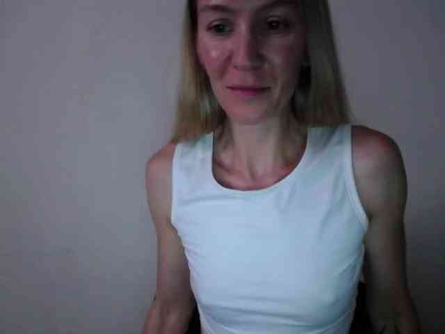 Melody121 webcam