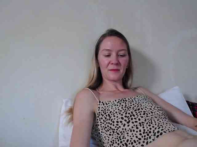 Melody121 webcam