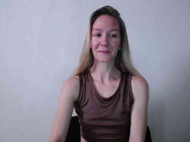 Melody121 webcam