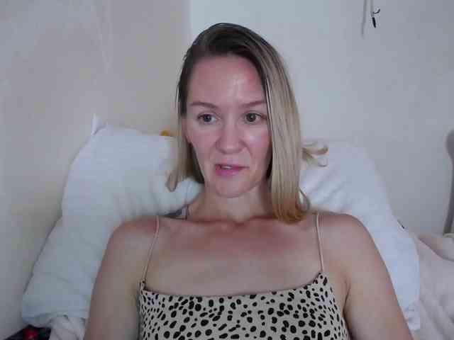 Melody121 webcam