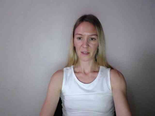 Melody121 webcam