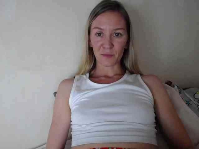 Melody121 webcam