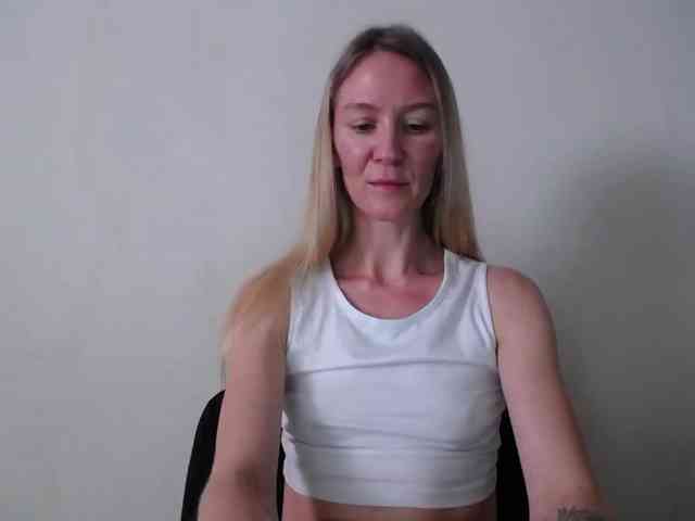 Melody121 webcam